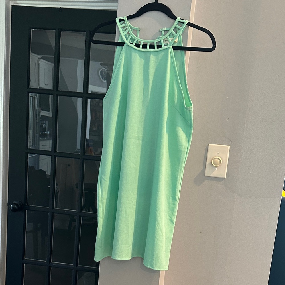 Elegant Mint Green Sleeveless Dress